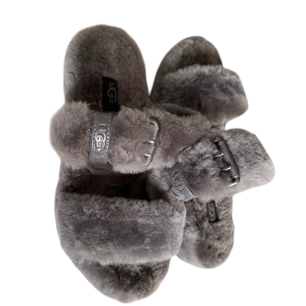 UGG Fluffy Slide Sandals - Size 7 - Cozy & Stylish
